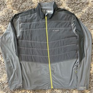 Columbia Men’s light weight zip up jacket. Size XL